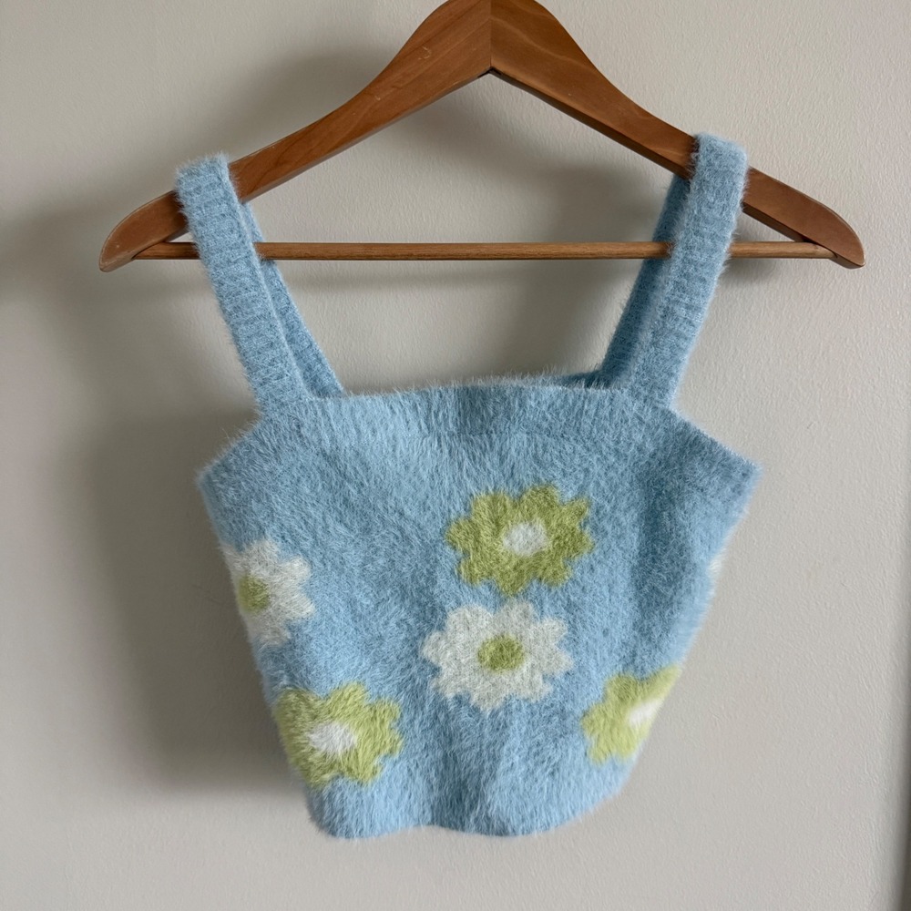 Kendall & Kylie Blue Fuzzy Floral Knit Crop‎ Top Camisole Small Baby Blue Floral - Picture 2 of 5